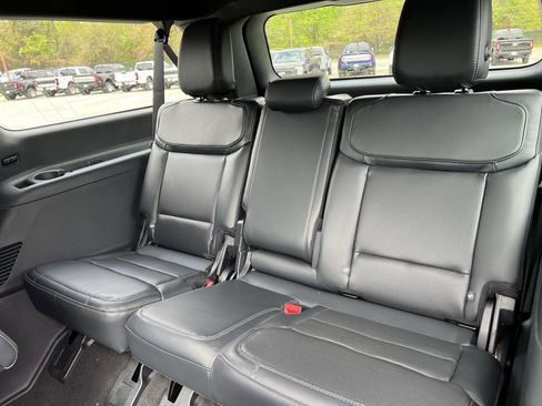 New 2026 Ford Expedition Max Platinum w/ Stealth Performance Package AWD/4WD image 26