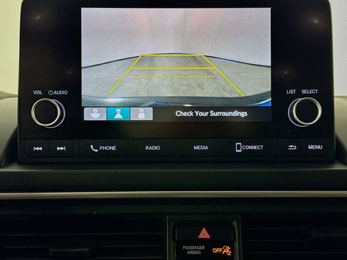 Used 2023 Honda Pilot LX image 16