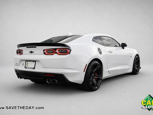 Used 2022 Chevrolet Camaro SS RWD image 8