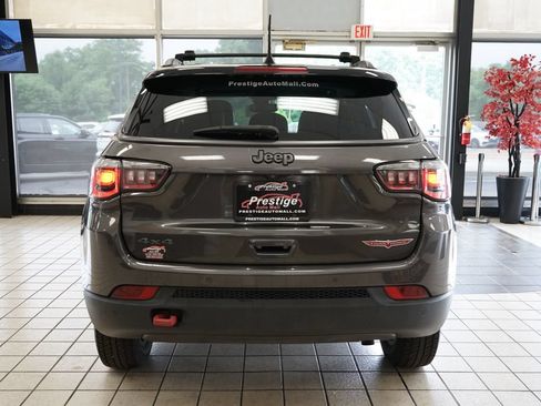 Used 2018 Jeep Compass Trailhawk w/ Leather Interior Group AWD/4WD image 13