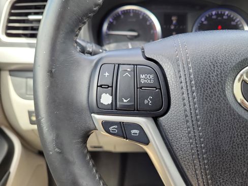 Used 2015 Toyota Highlander XLE FWD image 15