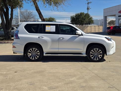 Used 2023 Lexus GX 460 Luxury image 2