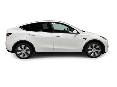 Certified 2023 Tesla Model Y Long Range AWD/4WD image 7