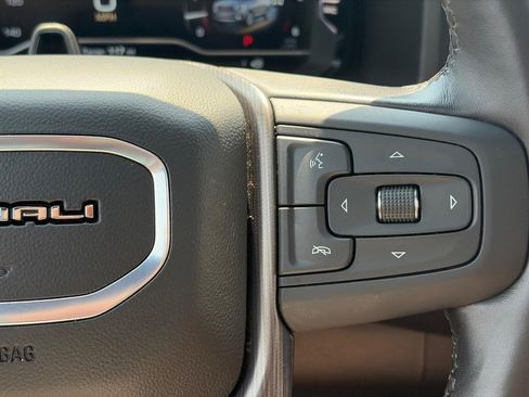 Used 2024 GMC Yukon Denali Ultimate AWD/4WD image 28