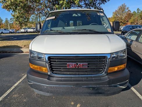 Used 2024 GMC Savana 2500 w/ Driver Convenience Package image 2
