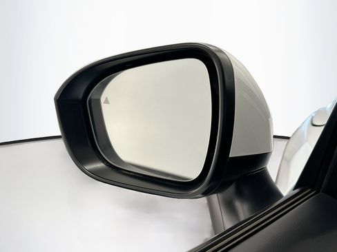 Used 2025 Nissan Rogue SV image 16