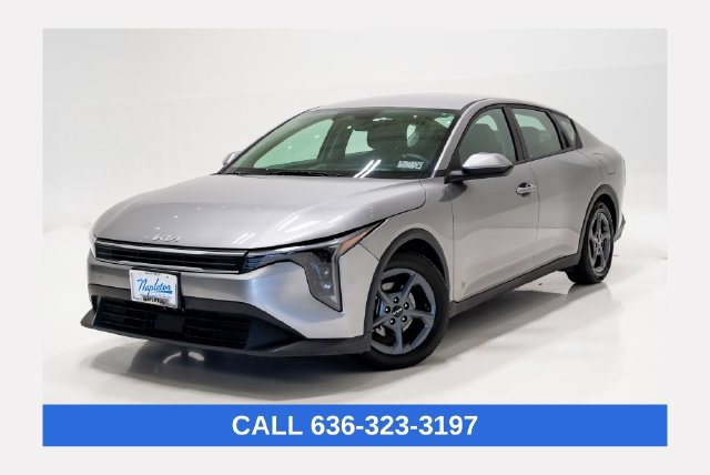 Used 2025 Kia K4 FWD image 1