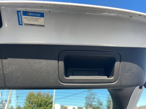 Used 2017 Chevrolet Volt Premier w/ Driver Confidence II Package image 44