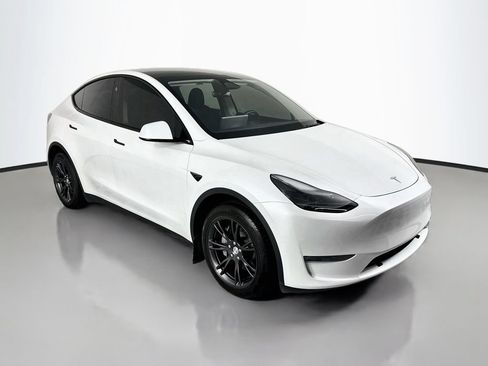 Used 2025 Tesla Model Y Long Range AWD/4WD image 7