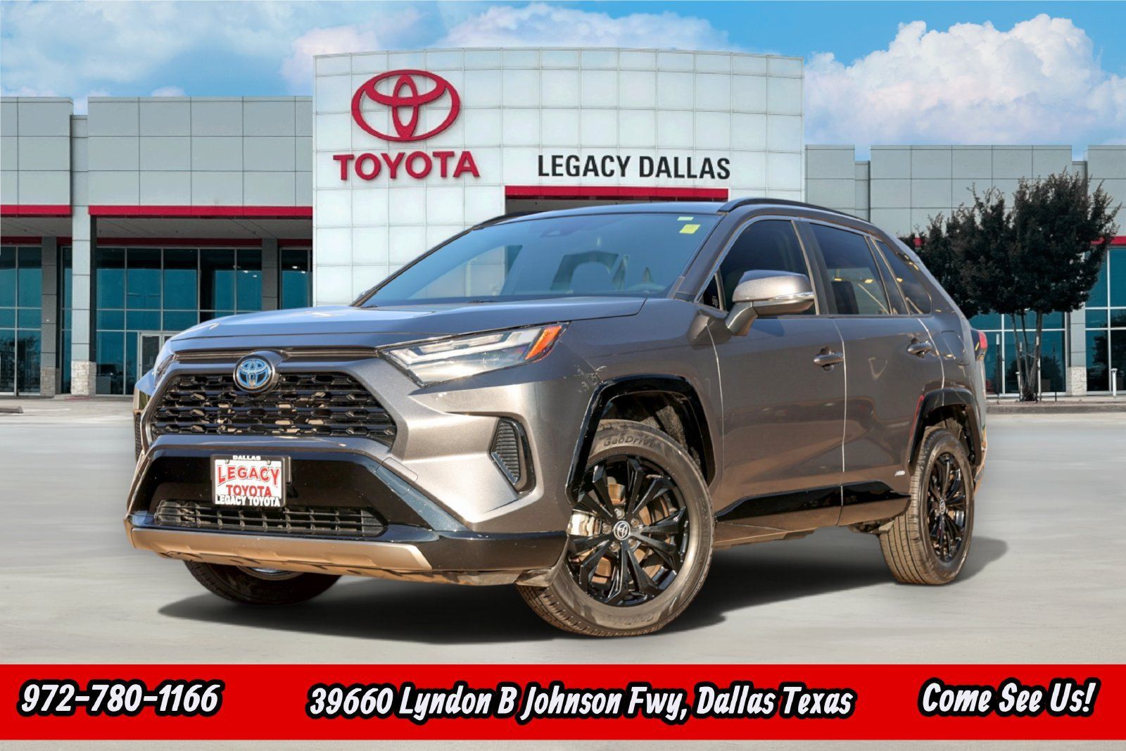 Used 2022 Toyota RAV4 SE AWD/4WD image 1