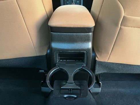 Used 2015 Toyota Corolla L image 19