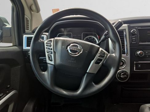 Used 2019 Nissan Titan SV AWD/4WD image 13