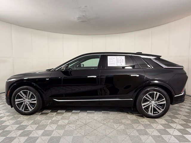 Certified 2024 Cadillac Lyriq Luxury AWD/4WD image 3