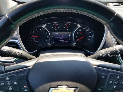 Used 2020 Chevrolet Equinox LT FWD image 23