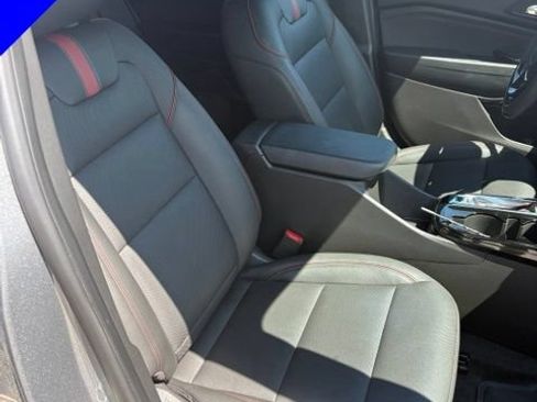Used 2024 Chevrolet Trax RS w/ Sunroof Package FWD image 30