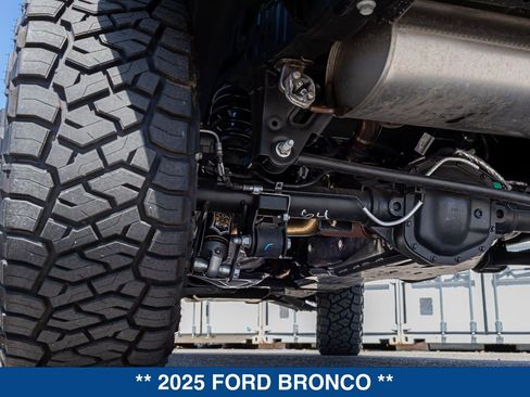 Used 2025 Ford Bronco Badlands AWD/4WD image 28