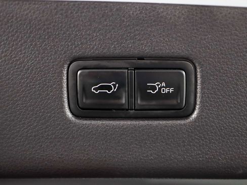 Used 2024 Kia Carnival EX FWD image 31