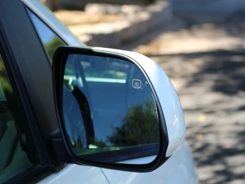 Used 2017 Toyota Sienna XLE Premium image 46