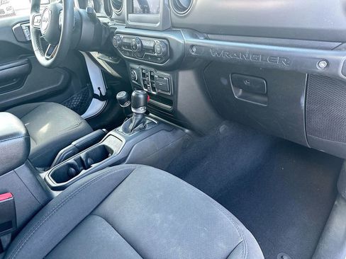 Used 2023 Jeep Wrangler Sport S image 32