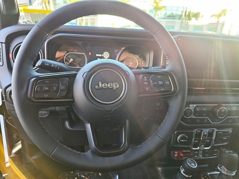 New 2026 Jeep Wrangler Unlimited Rubicon w/ Technology Group image 25