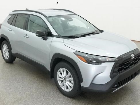 Used 2026 Toyota Corolla Cross LE FWD image 50