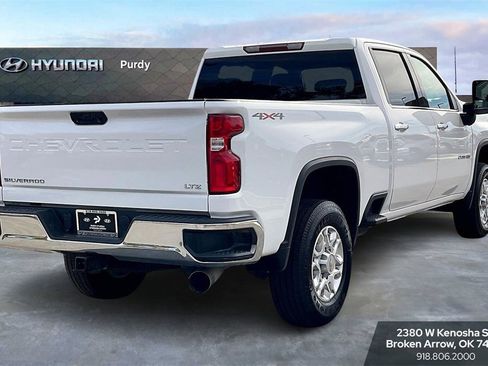 Used 2024 Chevrolet Silverado 2500 LTZ image 10
