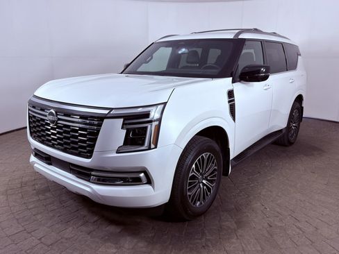 Used 2025 Nissan Armada SL w/ Captain's Chari Seat Package AWD/4WD image 4