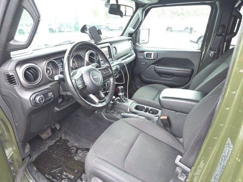 Used 2023 Jeep Gladiator Sport image 5