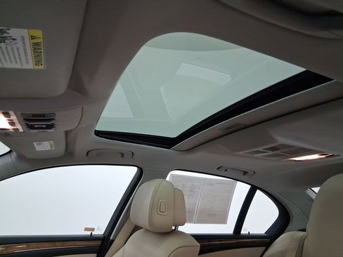 Used 2010 BMW 528i Sedan image 13