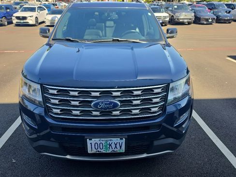 Used 2017 Ford Explorer XLT w/ Equipment Group 202A AWD/4WD image 1