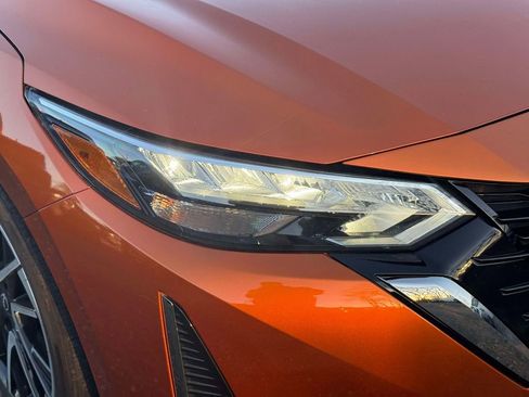 Used 2025 Nissan Sentra SR image 9