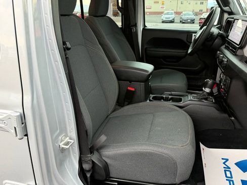 Used 2024 Jeep Gladiator Sport image 17