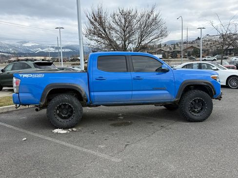 Used 2020 Toyota Tacoma TRD Off-Road w/ TRD Premium Off Road Package image 11