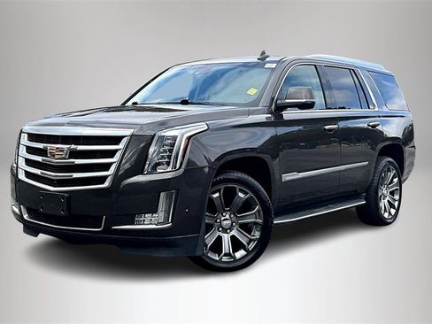 Certified 2020 Cadillac Escalade Luxury image 3