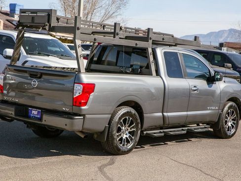 Used 2021 Nissan Titan SV w/ Accessory Utility Package image 5