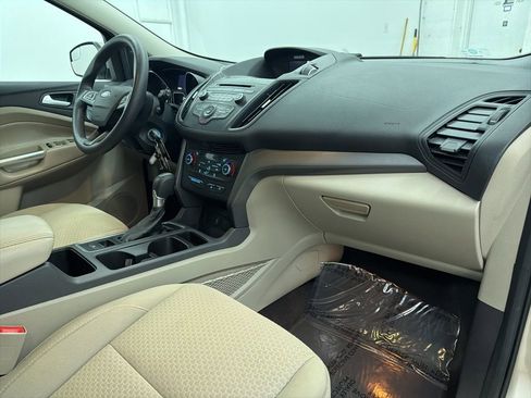 Used 2017 Ford Escape SE image 29