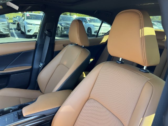 Used 2025 Lexus IS 350 F Sport w/ Navigation Package AWD/4WD image 9