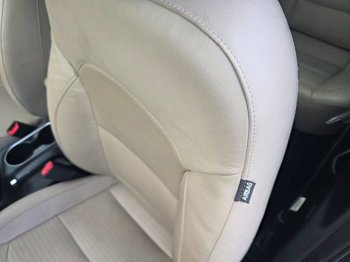 Used 2017 Hyundai Elantra Limited FWD image 19