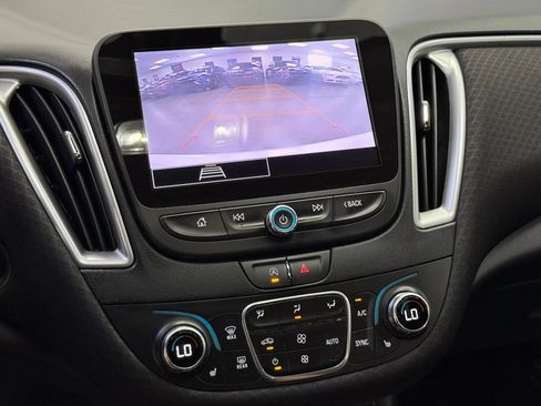 Used 2022 Chevrolet Malibu LT FWD image 20