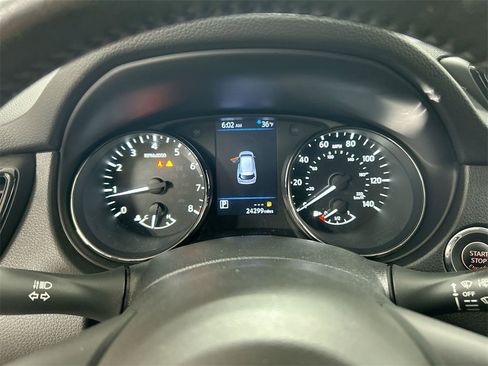 Used 2020 Nissan Rogue SV image 13