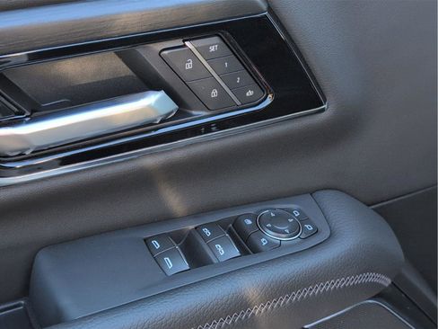 New 2026 GMC Yukon Denali w/ Sun & Power Step Package image 29