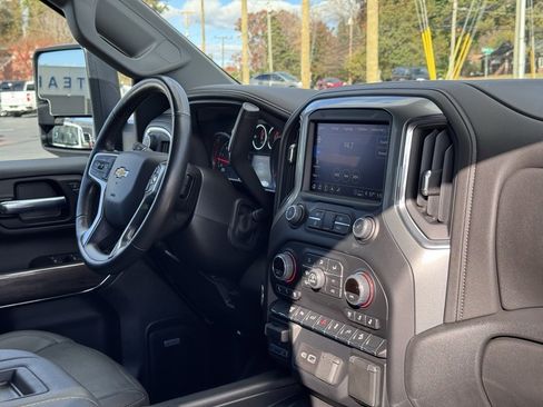 Used 2022 Chevrolet Silverado 2500 LTZ w/ LTZ Convenience Package image 28