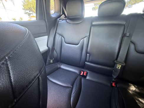 Used 2025 Jeep Compass Limited AWD/4WD image 37
