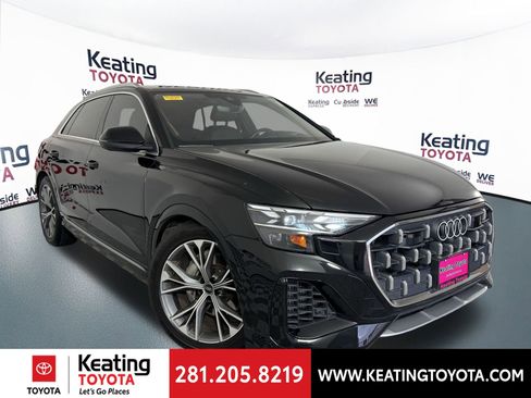 Used 2024 Audi Q8 Prestige w/ Prestige Package image 2
