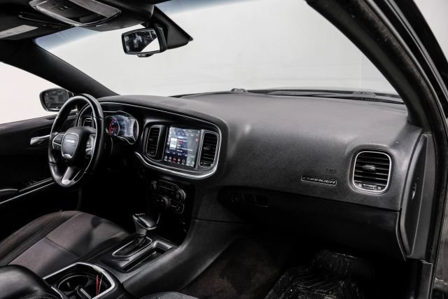 Used 2018 Dodge Charger R/T RWD image 15