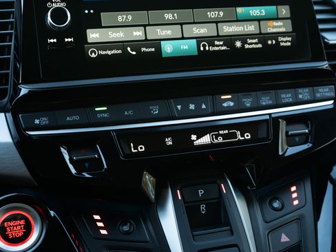 Certified 2026 Honda Odyssey Touring image 18