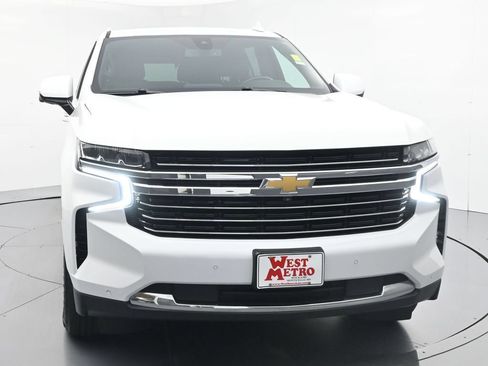 Used 2022 Chevrolet Tahoe LT w/ Luxury Package AWD/4WD image 32