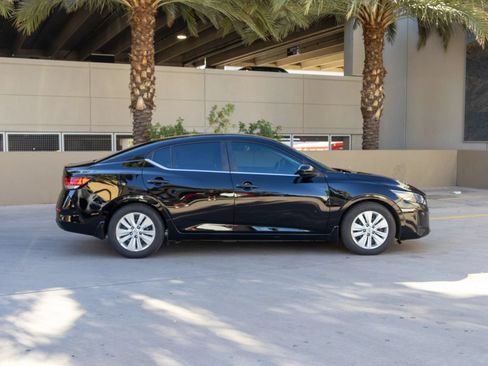 Used 2024 Nissan Sentra S FWD image 3