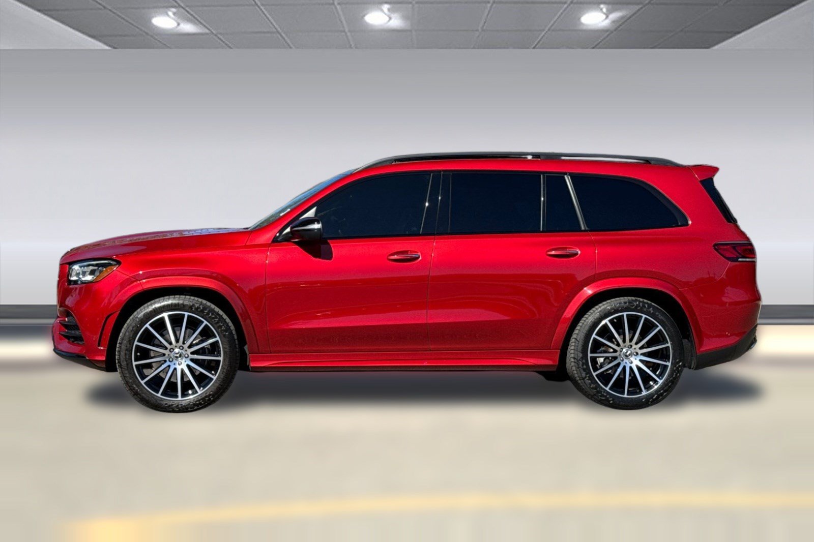 Used 2022 Mercedes-Benz GLS 450 4MATIC image 2