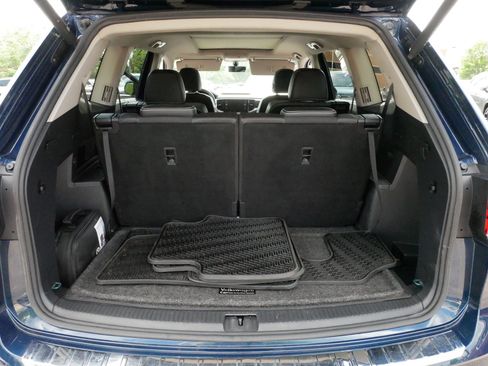 Certified 2023 Volkswagen Atlas SE w/ Panoramic Sunroof Package AWD/4WD image 18